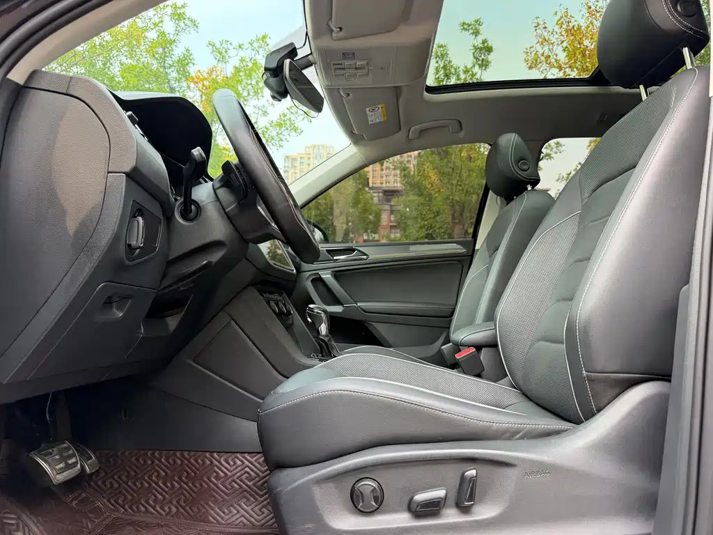 Volkswagen Tiguan L — миниатюра 7