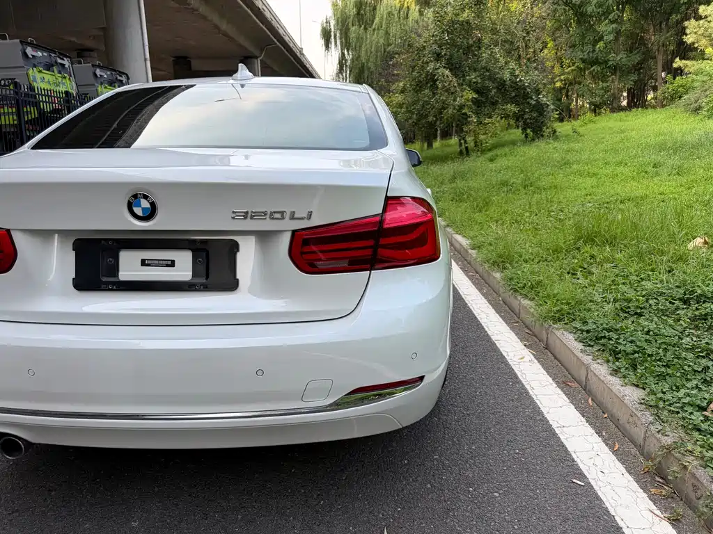 BMW 3 Series — миниатюра 14