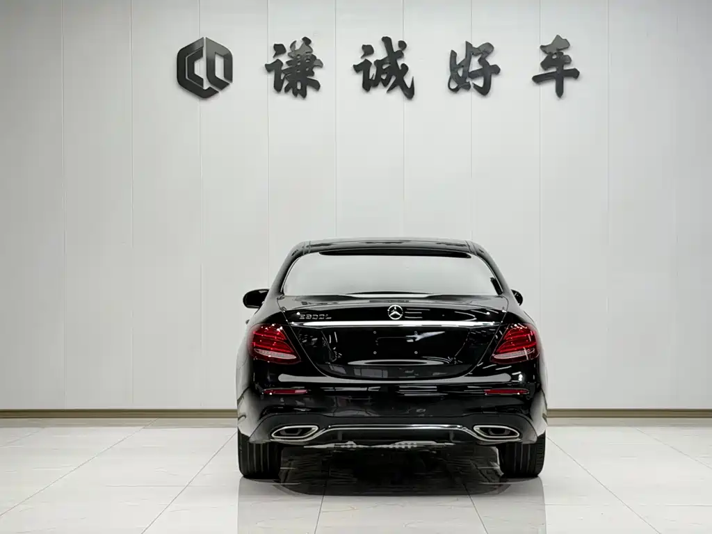 Mercedes-Benz E-Class — миниатюра 6