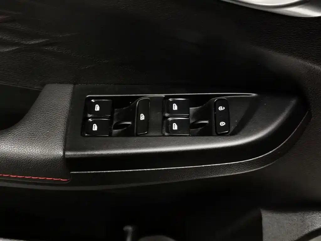 Geely Vision X3 — миниатюра 9