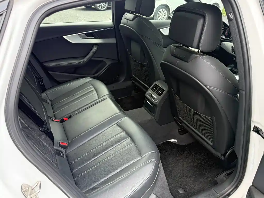 Audi A4L — миниатюра 12