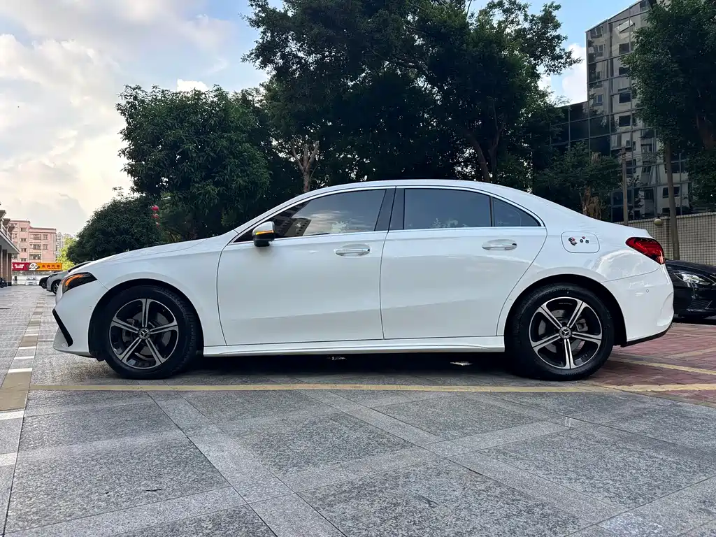 Mercedes-Benz A-Class — миниатюра 7