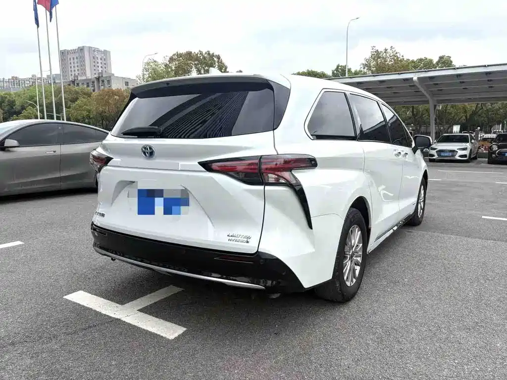 Toyota Sienna 2021 2.5L Luxury
