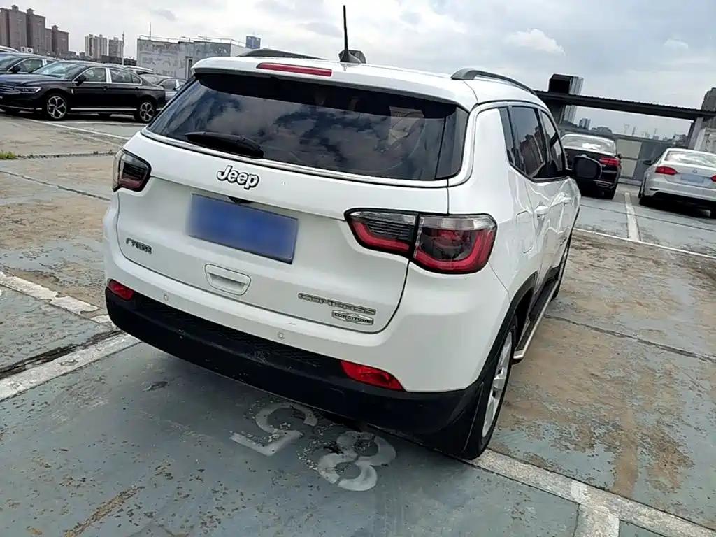 Jeep Compass — миниатюра 7