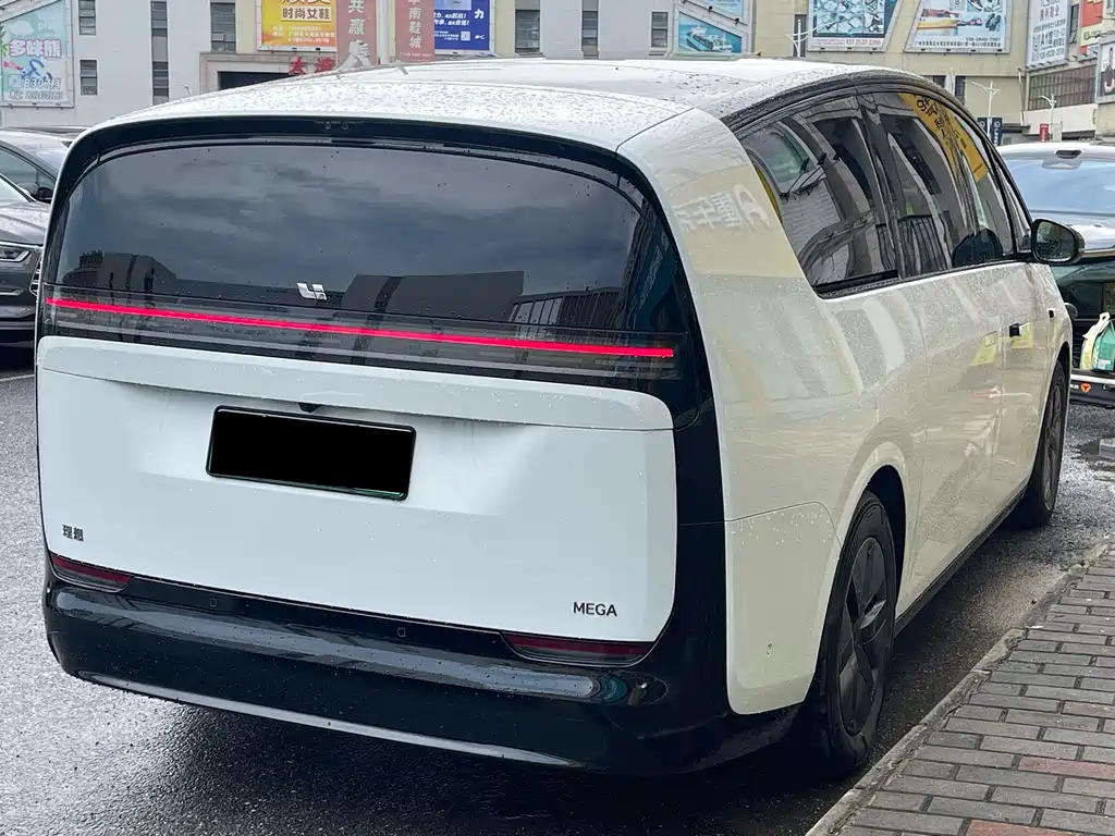 Li Auto MEGA 2025 Home