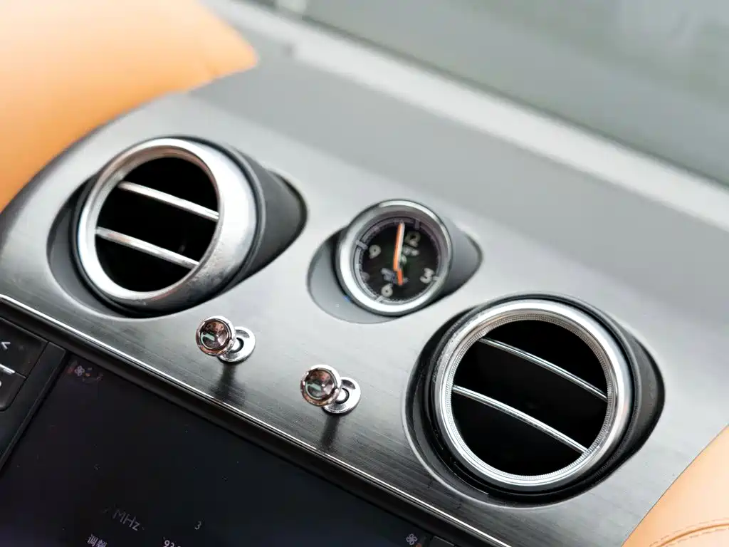 Bentley Bentayga — миниатюра 19