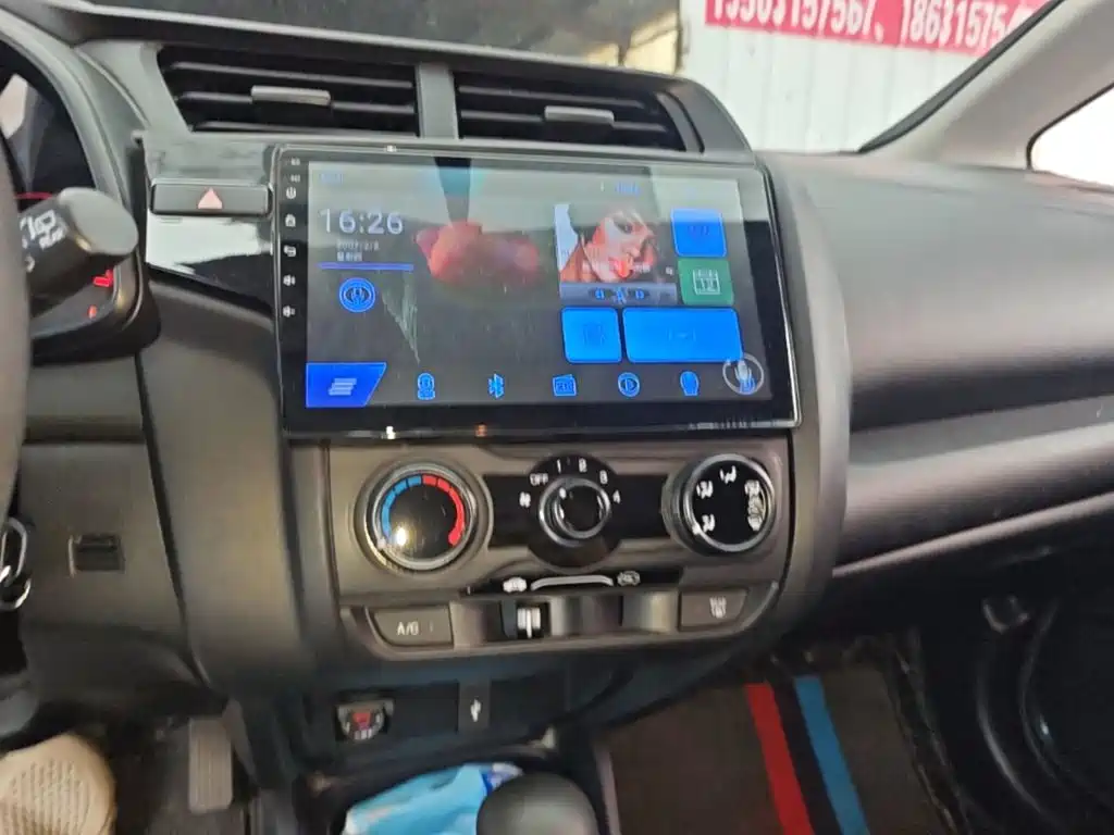 Honda Fit — миниатюра 13