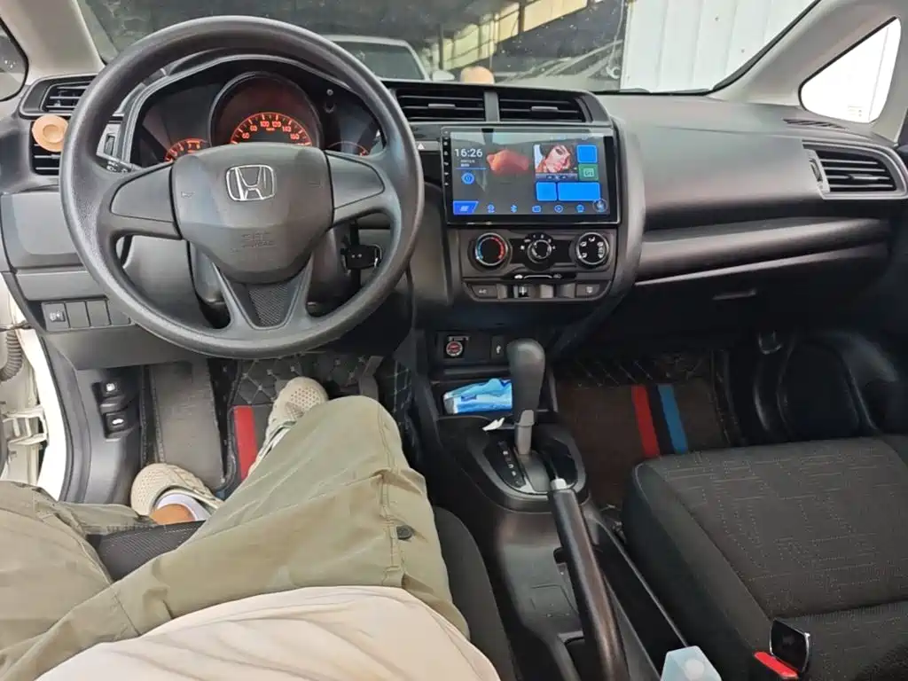 Honda Fit — миниатюра 10