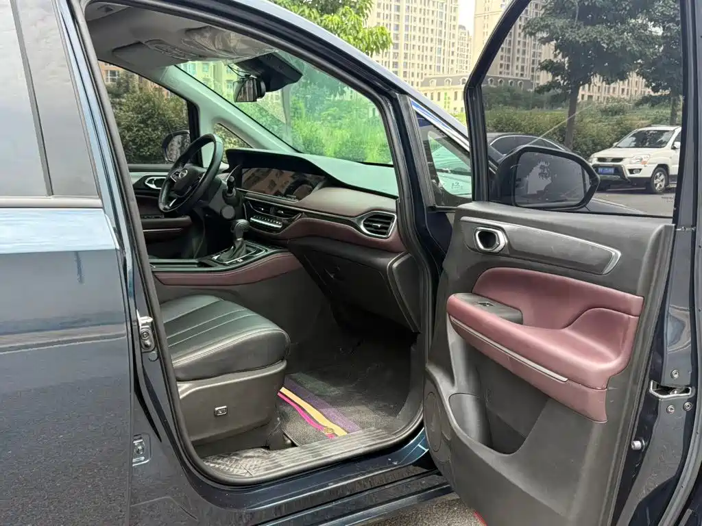 GAC Motor Trumpchi M6 — миниатюра 5
