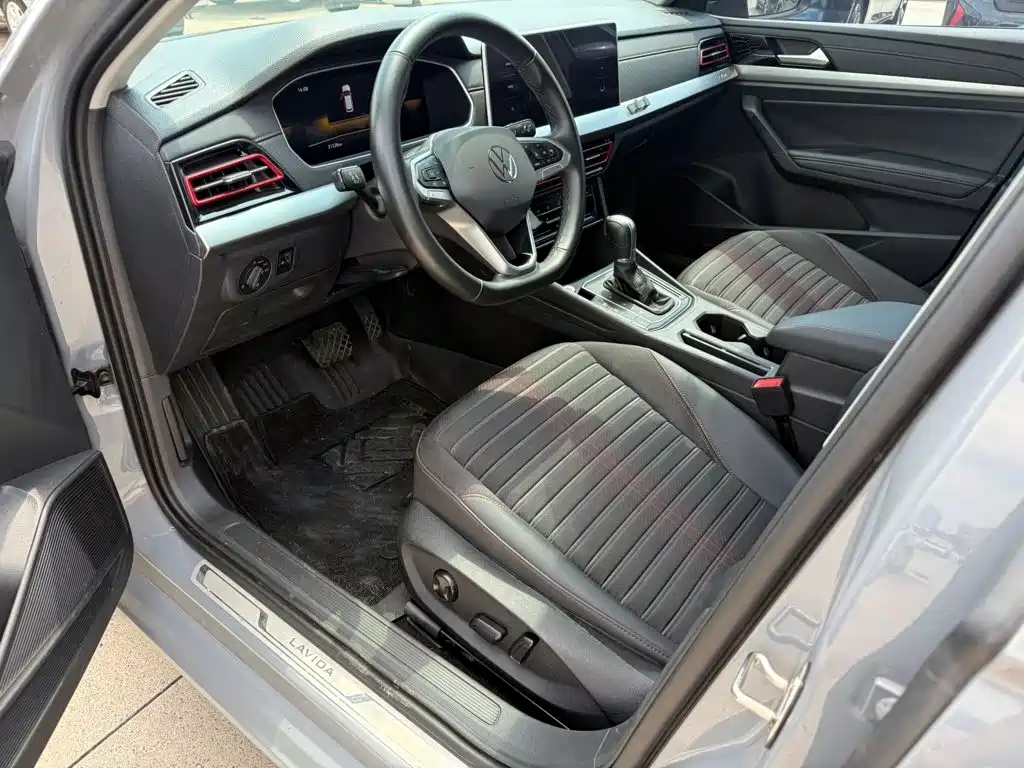 Volkswagen Lavida — миниатюра 4