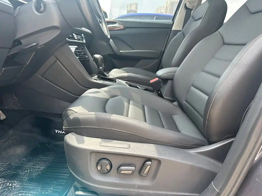 Volkswagen Lavida — миниатюра 5