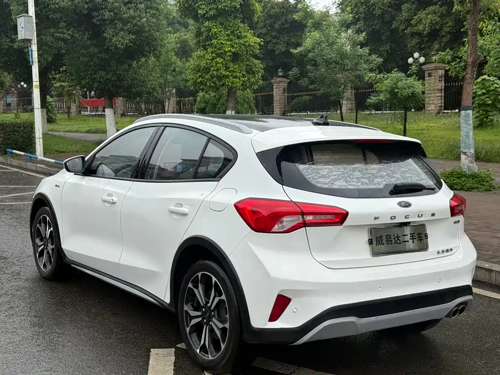 Ford Focus Active — миниатюра 8