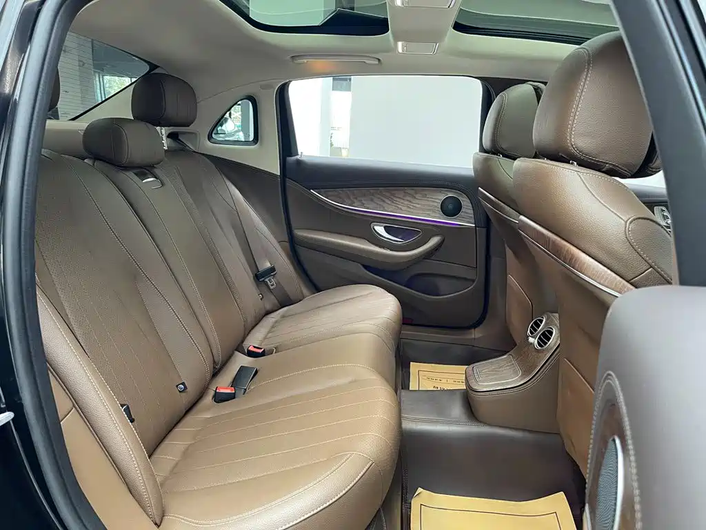 Mercedes-Benz E-Class — миниатюра 14