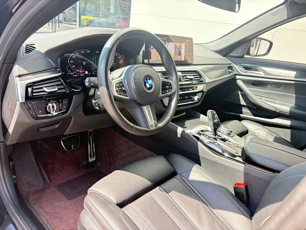 BMW 5 Series (Import) — миниатюра 4