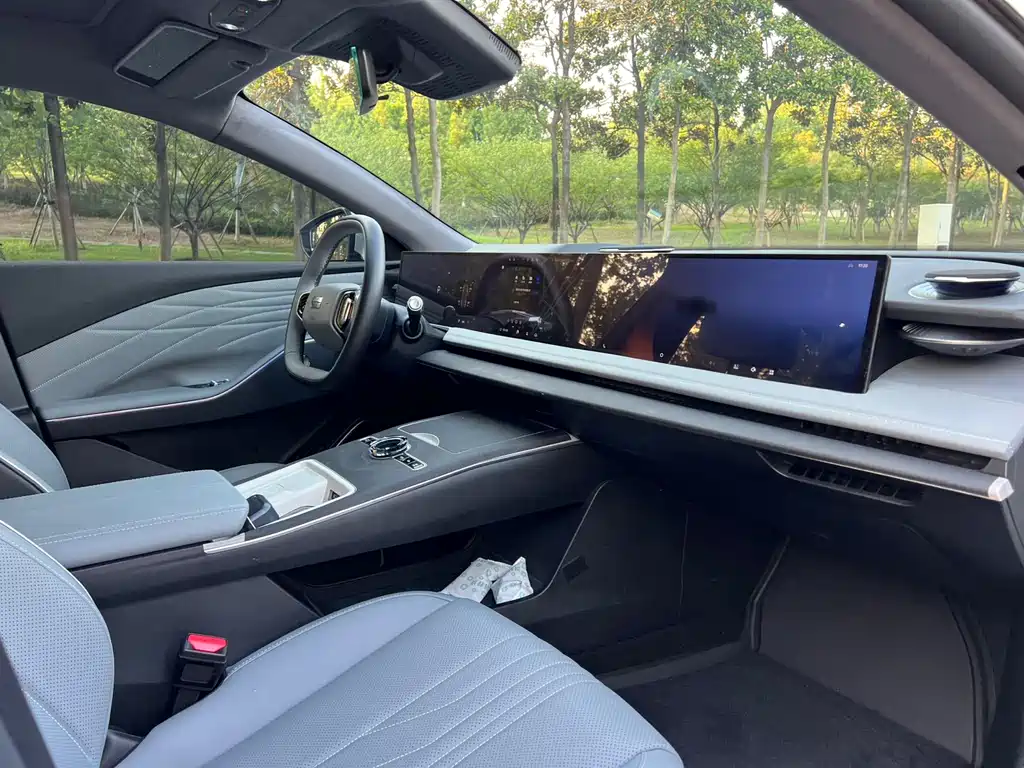 GEELY GALAXY GALAXY E8