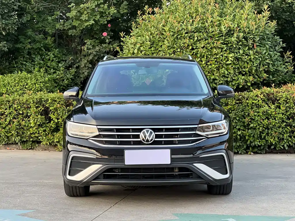 Volkswagen Tiguan L — миниатюра 2