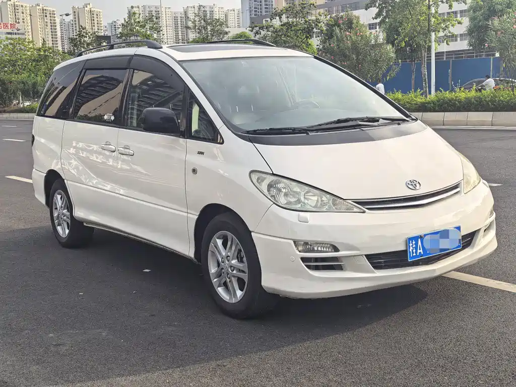 Toyota Previa — миниатюра 3