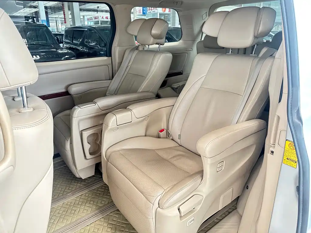 Toyota Alphard 2011 2.4L Luxury