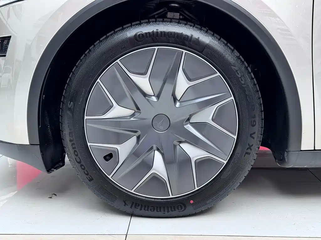 Tesla Model Y L — фотографии объявления, Фото 15