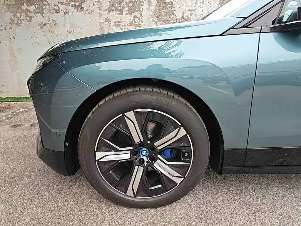BMW iX 2023 xDrive40