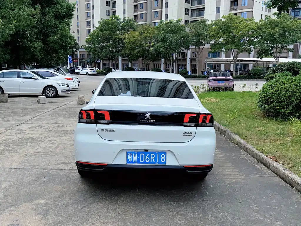 Peugeot 308 — миниатюра 5