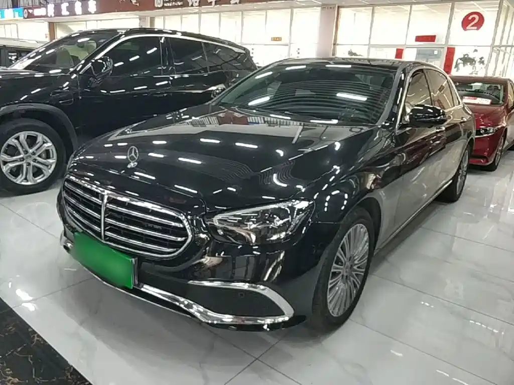 Mercedes-Benz E-Class — миниатюра 2