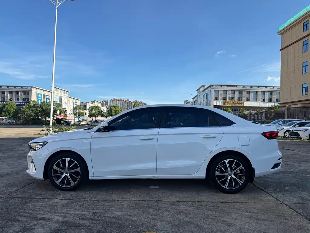 Geely Emgrand — миниатюра 4