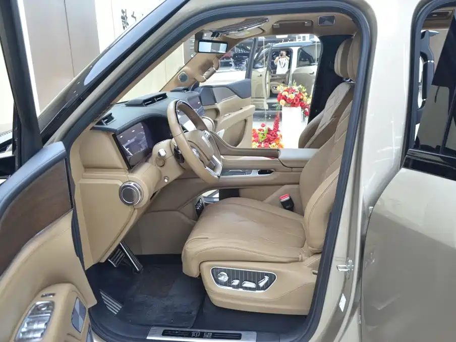 Yangwang Yangwang U8 L — миниатюра 4