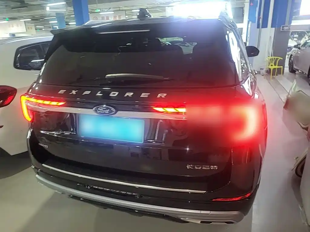 Ford Explorer — миниатюра 6
