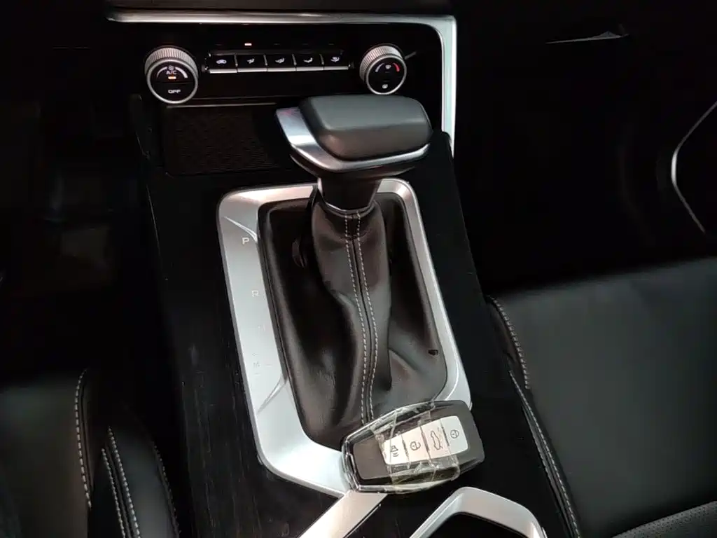 Geely Binyue — миниатюра 14