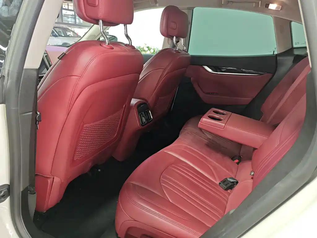 Maserati Levante — миниатюра 5