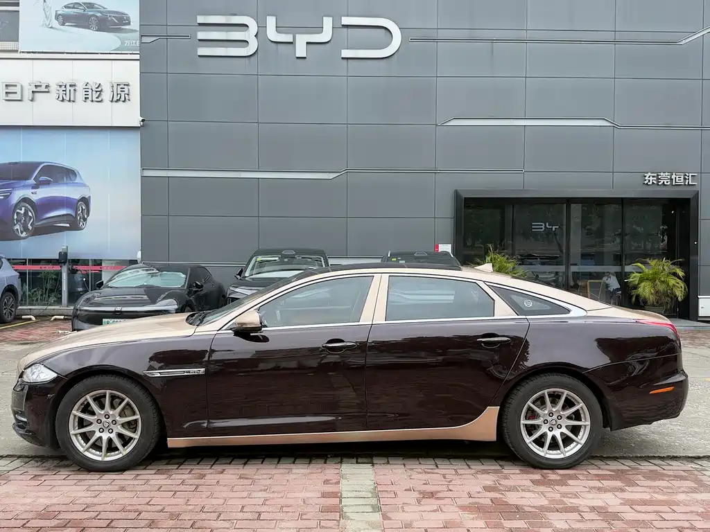 Jaguar XJ — миниатюра 4