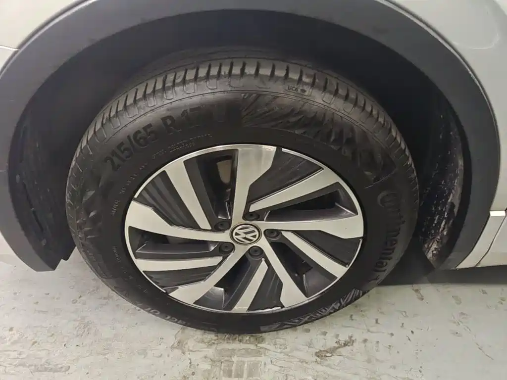 Volkswagen Tiguan L PHEV — миниатюра 25