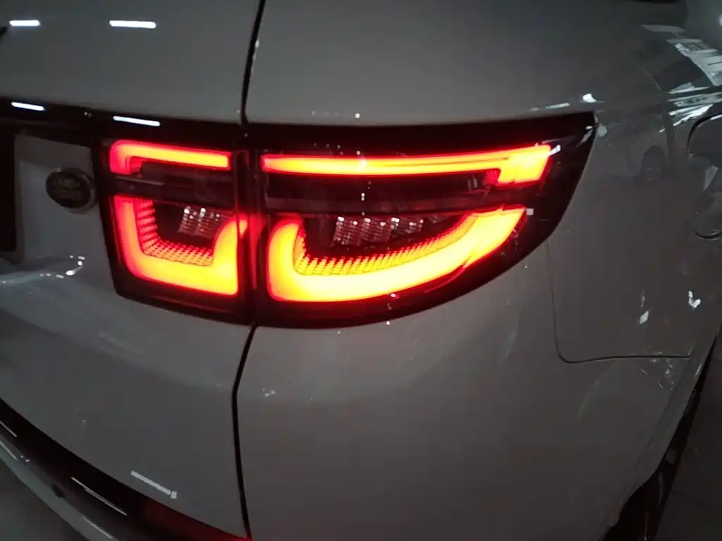 Land Rover Discovery Sport — миниатюра 8