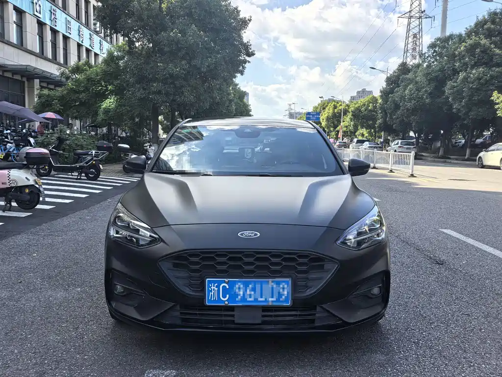 Ford Focus 2020 EcoBoost 180 AT ST Line