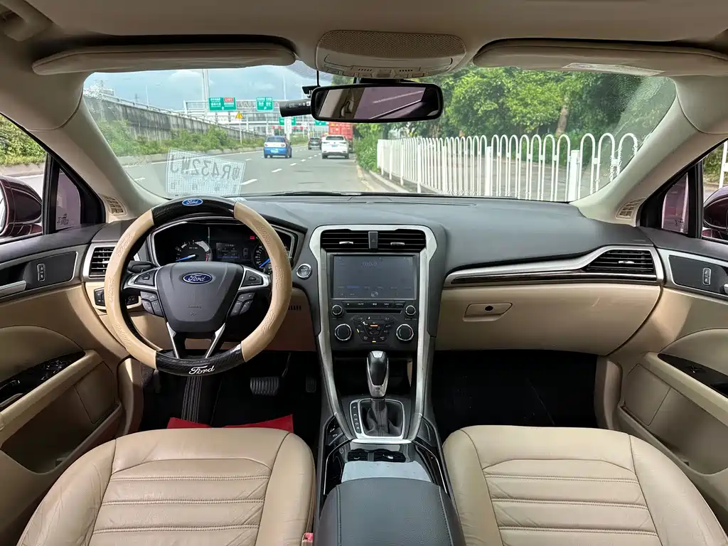 Ford Mondeo — миниатюра 9
