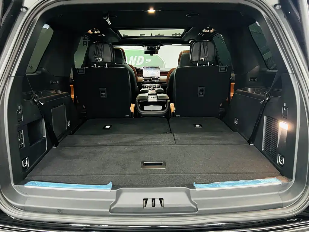 Lincoln Navigator — миниатюра 12