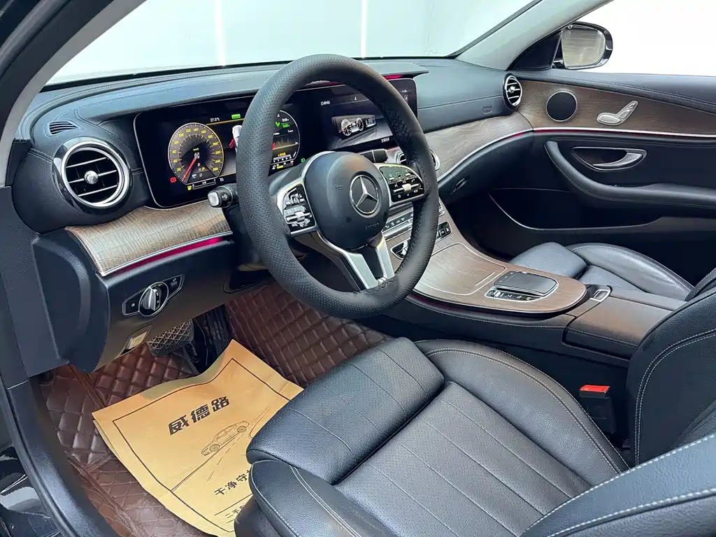 Mercedes-Benz E-Class — миниатюра 13