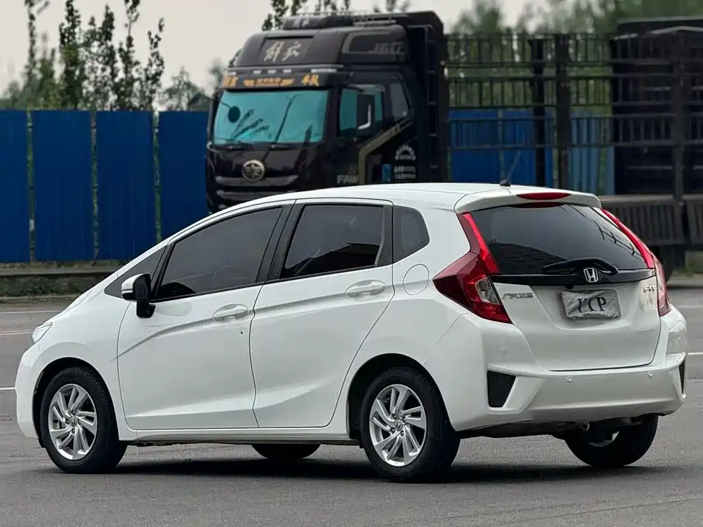 Honda Fit — миниатюра 11
