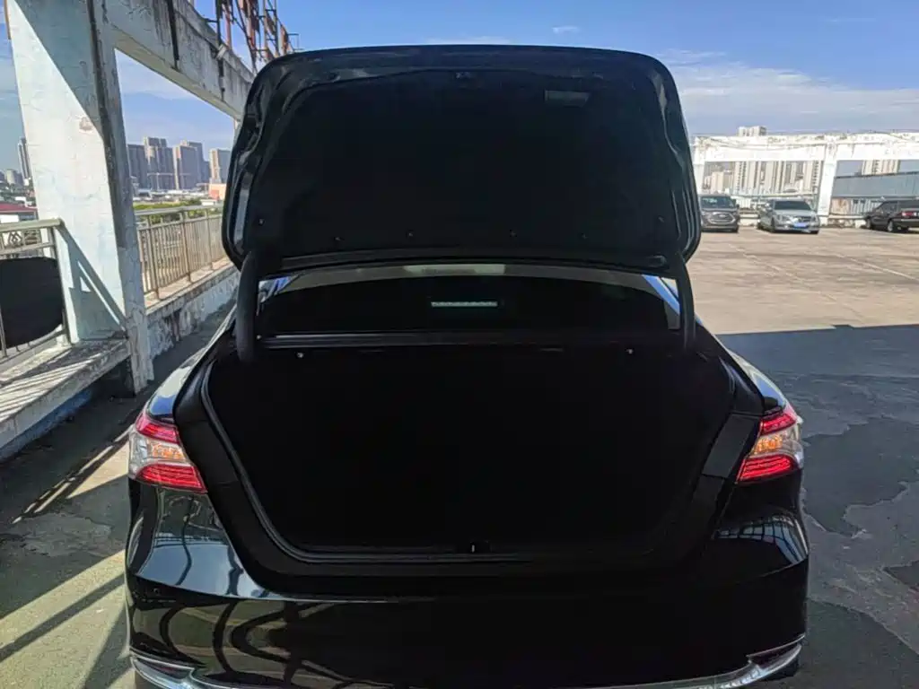Toyota Camry — миниатюра 19