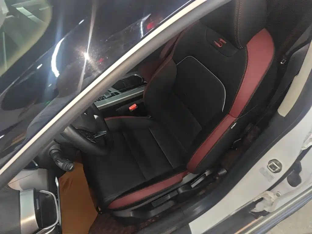 Geely Binyue — миниатюра 15