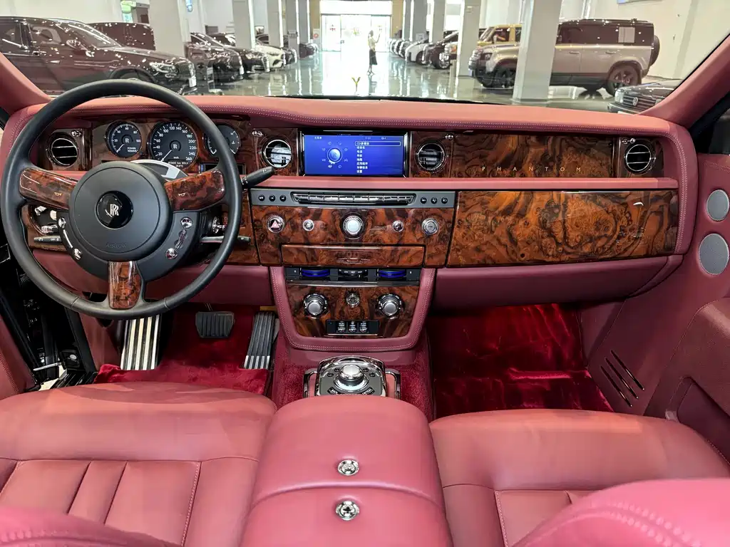 Rolls-Royce Phantom — миниатюра 18