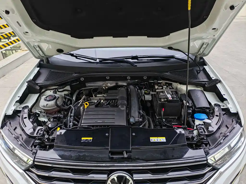 Volkswagen T-Roc — миниатюра 10