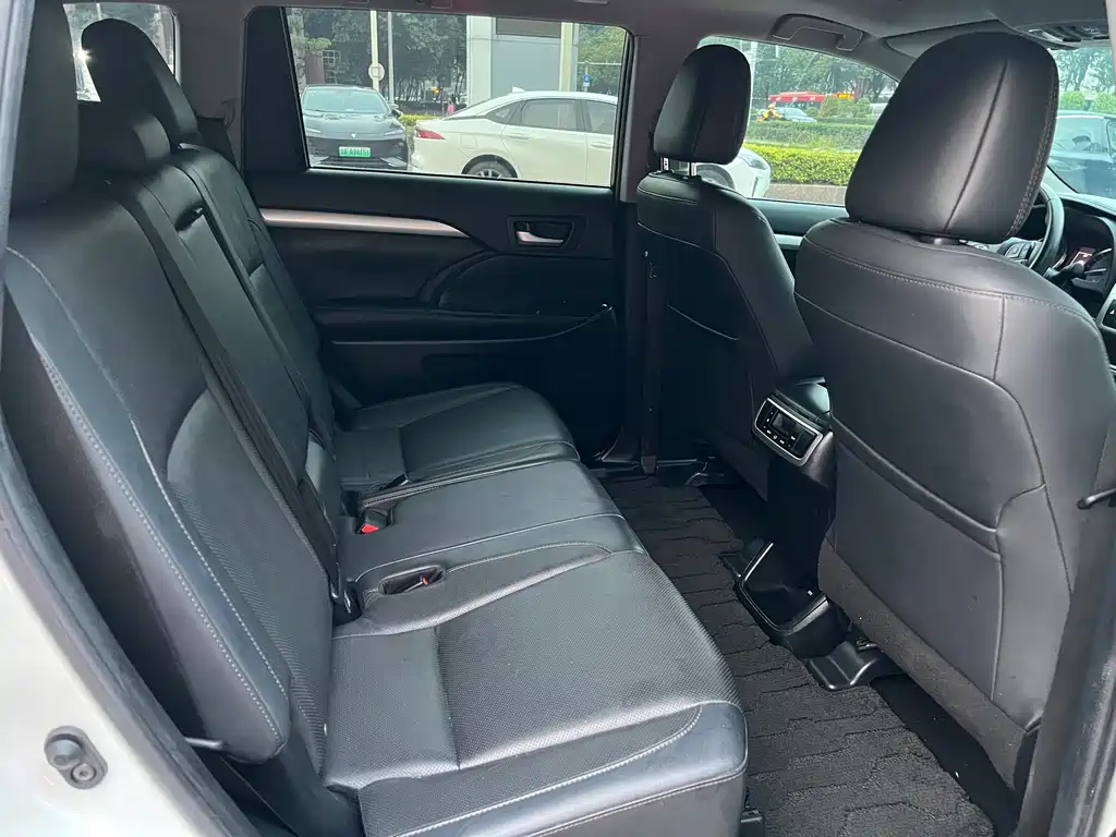 Toyota Highlander — миниатюра 4
