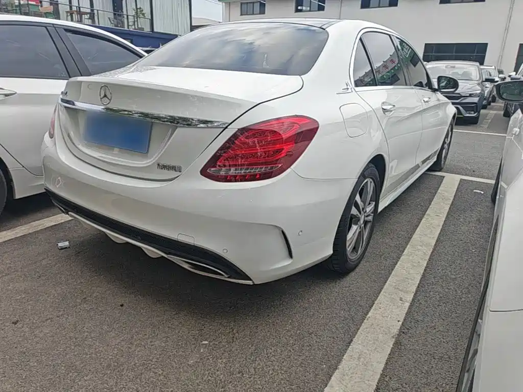 Mercedes-Benz C-Class — миниатюра 7