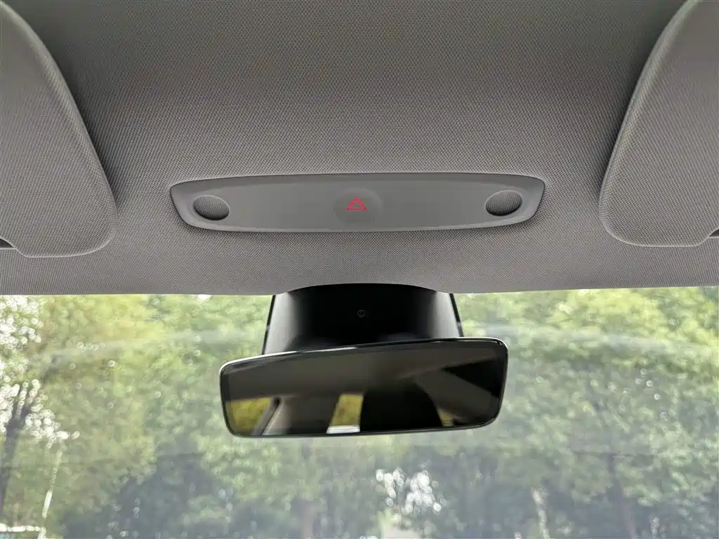 Tesla Model 3 — миниатюра 23
