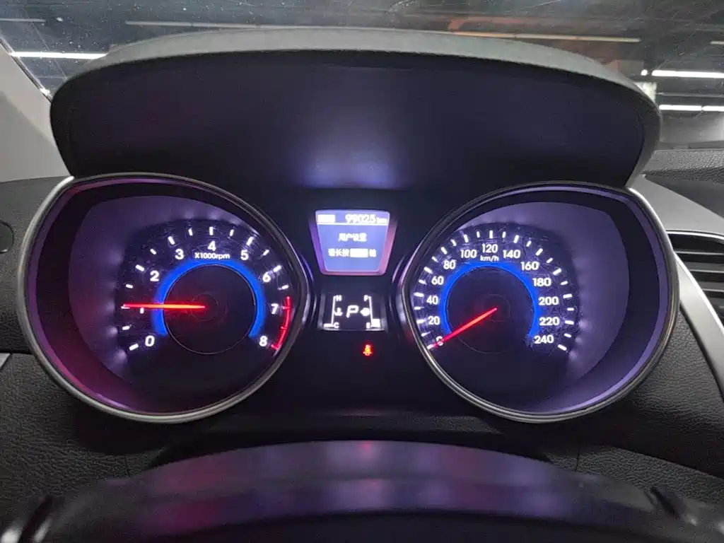 Hyundai Elantra Langdong — миниатюра 12
