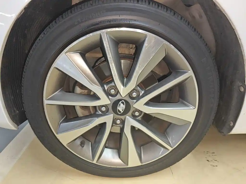 Hyundai Elantra Langdong — миниатюра 23