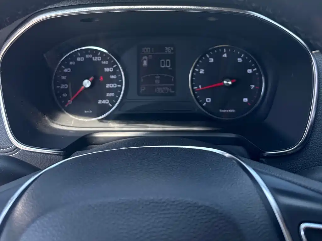 Roewe RX5 — миниатюра 12
