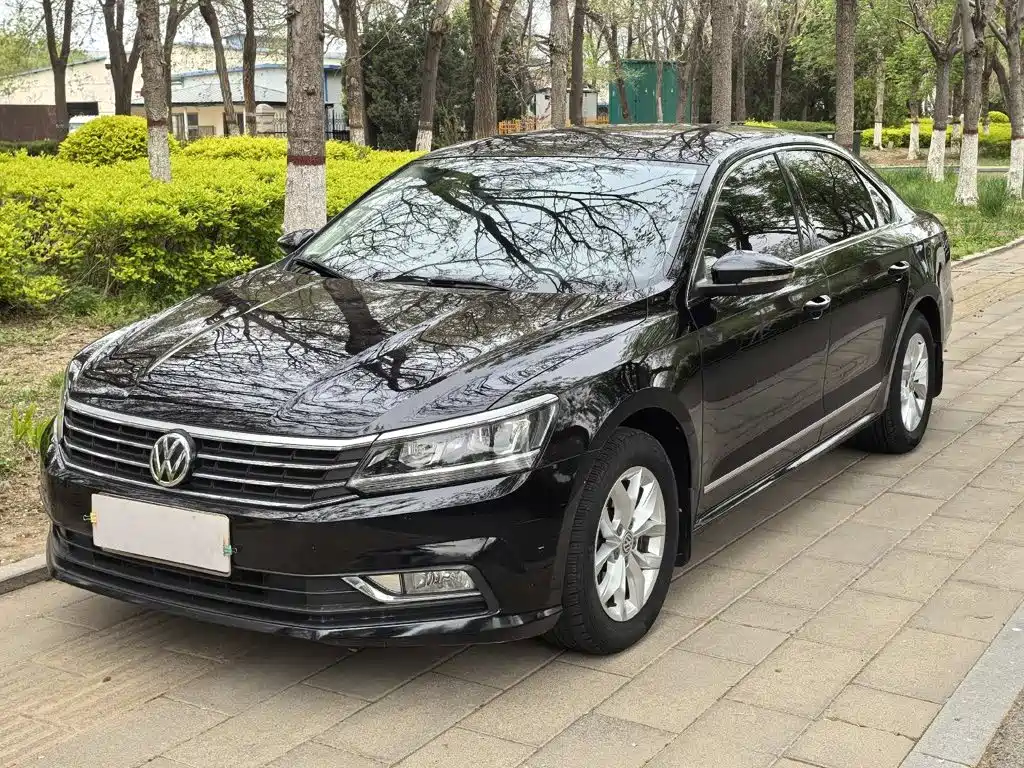2017 Volkswagen Passat - zdjęcie 1 z 9